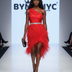 Mini vestido asimetrico de plumas rojo BYMANYC ® New York